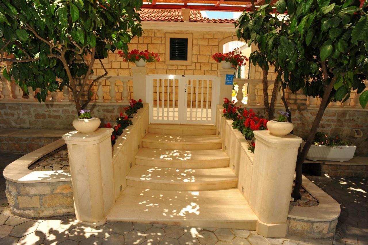 Villa Anni Sutivan Exterior photo